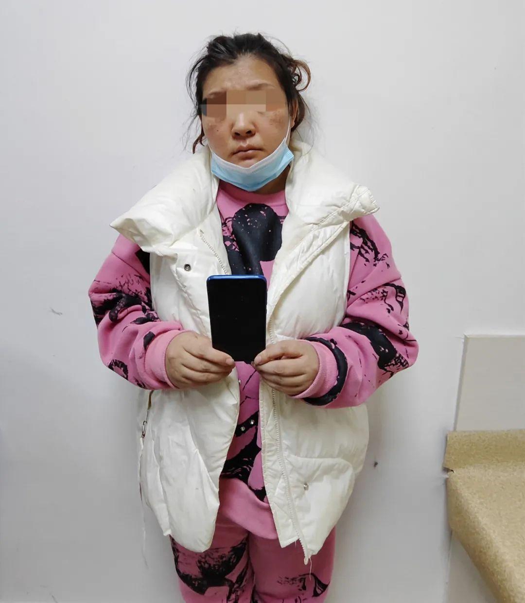 一人分饰三角骗了56岁的男子整整一年！沉浸式体验“女主播”的诈骗套路！